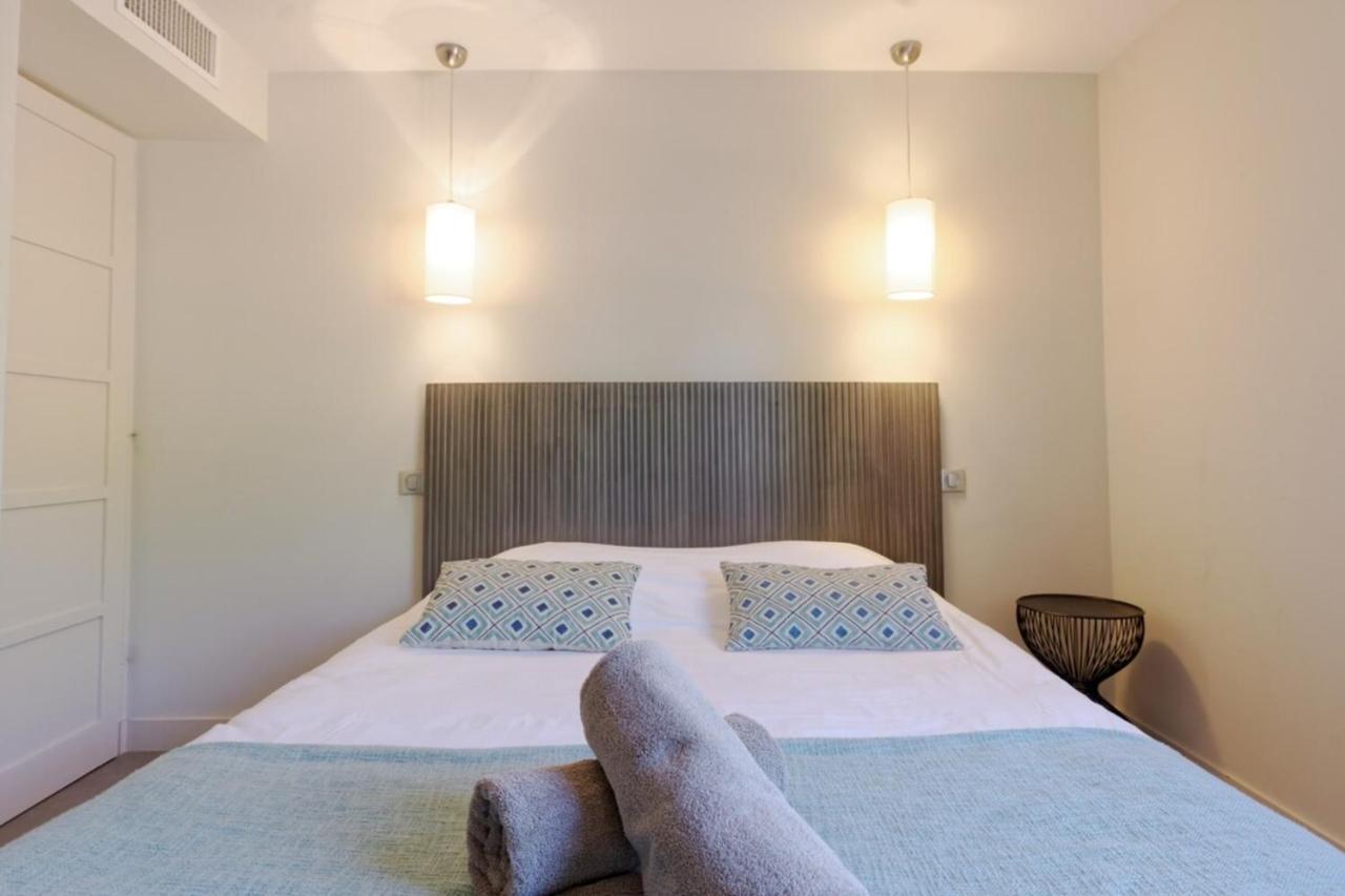 Private Furnished Apartment With All Comfort Has A Garden In A Green Space 메이헤이유 외부 사진