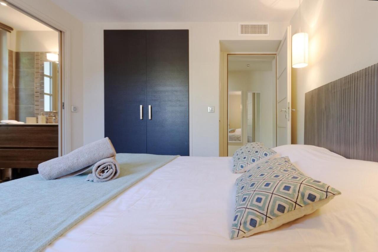 Private Furnished Apartment With All Comfort Has A Garden In A Green Space 메이헤이유 외부 사진