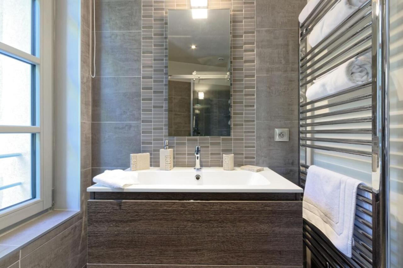 Private Furnished Apartment With All Comfort Has A Garden In A Green Space 메이헤이유 외부 사진