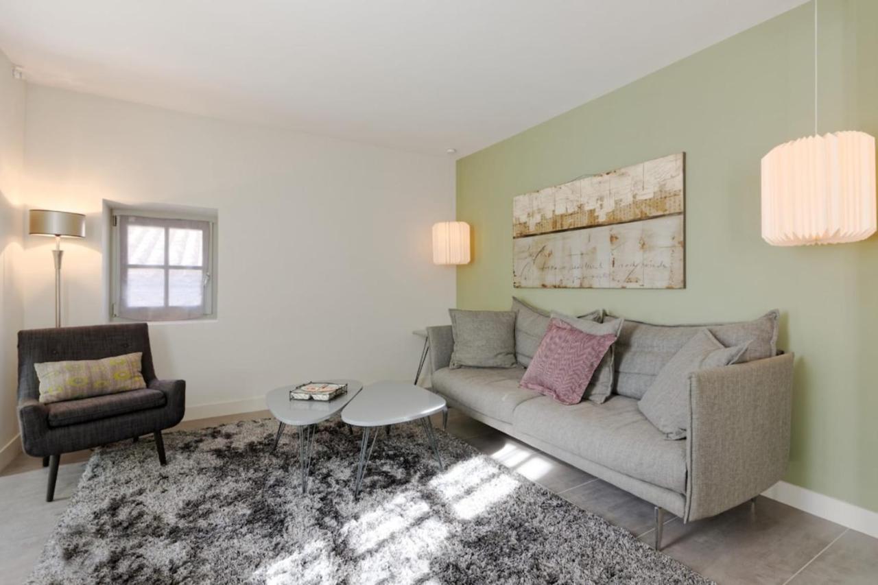 Private Furnished Apartment With All Comfort Has A Garden In A Green Space 메이헤이유 외부 사진