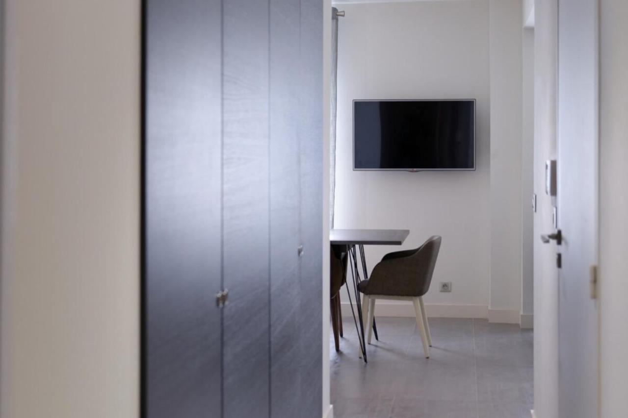 Private Furnished Apartment With All Comfort Has A Garden In A Green Space 메이헤이유 외부 사진